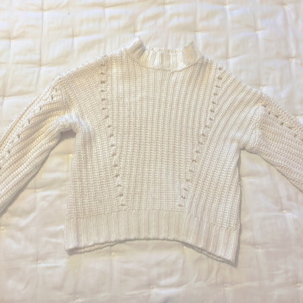 forever 21 girls sweater white- size 9/10 worn maybe once